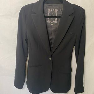 Women’s Guess black blazer